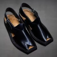 Kaptaan Chappal Negro